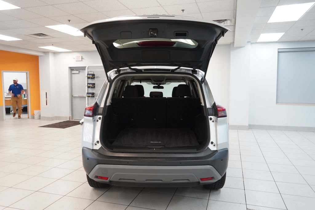 Used 2022 Nissan Rogue SV AWD/4WD image 9