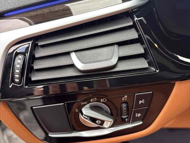 Used 2023 BMW 530i xDrive i xDrive w/ Premium Package image 18