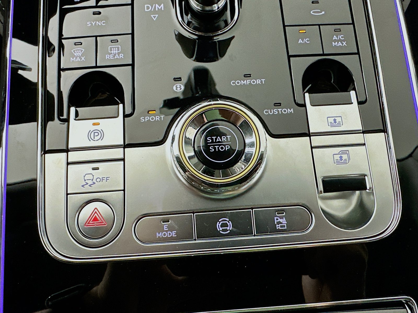 New 2026 Bentley Flying Spur V8 AWD/4WD image 31