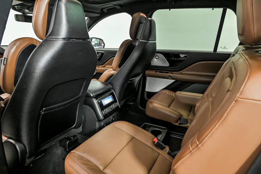 Used 2023 Lincoln Aviator Reserve w/ Equipment Group 201A AWD/4WD image 17
