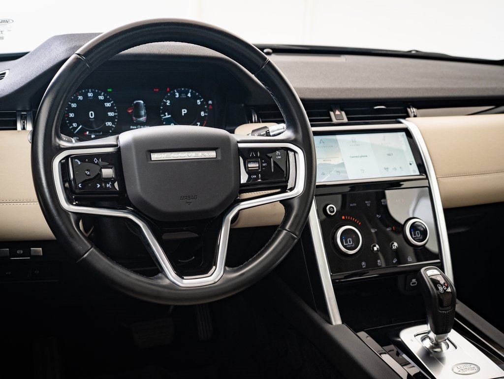 Used 2022 Land Rover Discovery Sport SE image 4