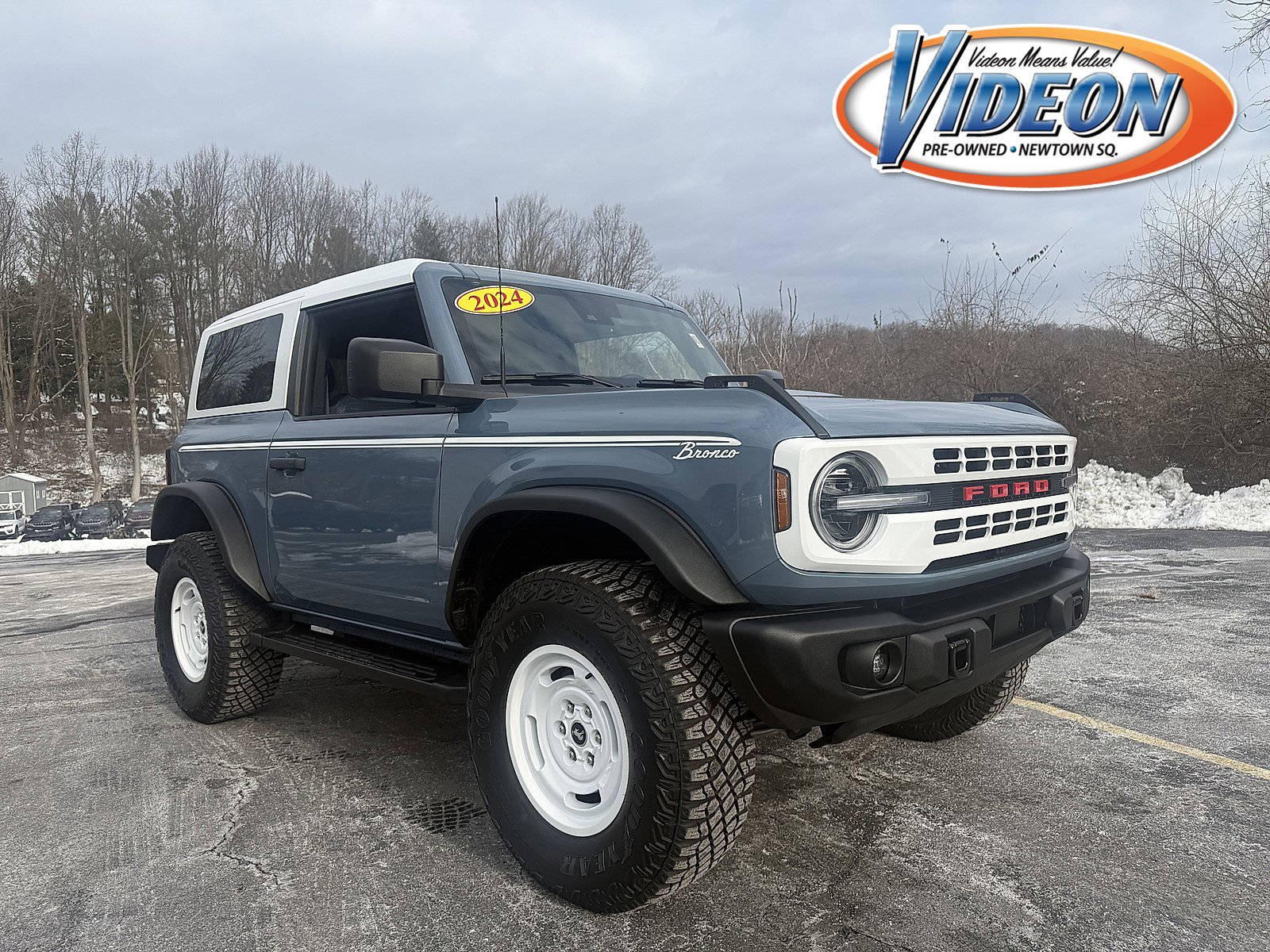 Used 2024 Ford Bronco Heritage Edition image 1