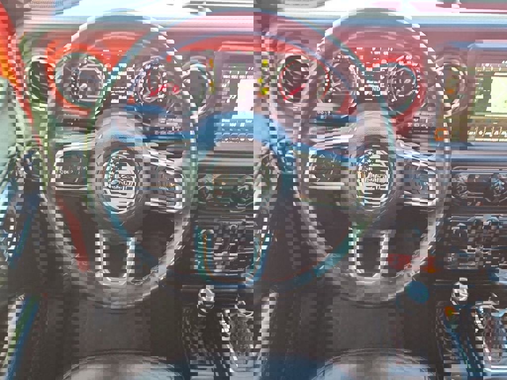 Used 2018 Jeep Wrangler Unlimited Rubicon AWD/4WD image 12