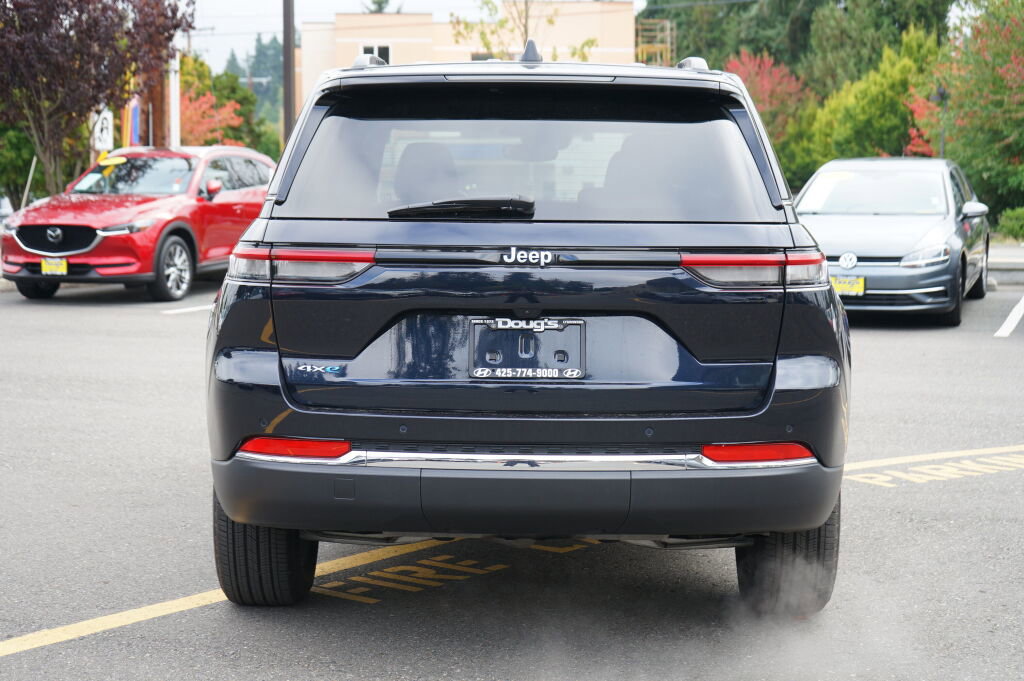 Used 2024 Jeep Grand Cherokee Limited 4xe w/ Trailer Tow Package image 6