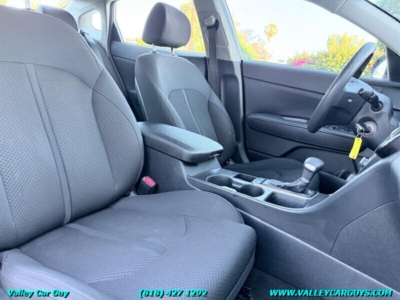 Used 2018 Kia Optima LX w/ 17" Alloy Wheels Package FWD image 11