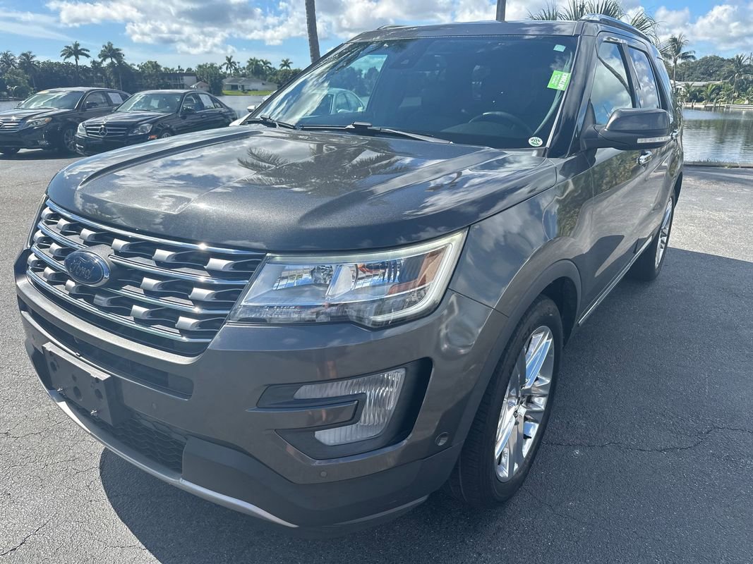 Used 2017 Ford Explorer Limited w/ Equipment Group 301A image 1
