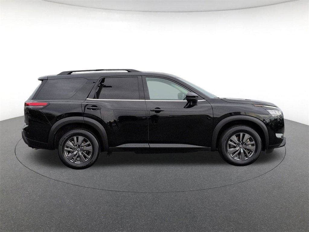 Used 2022 Nissan Pathfinder SV image 4