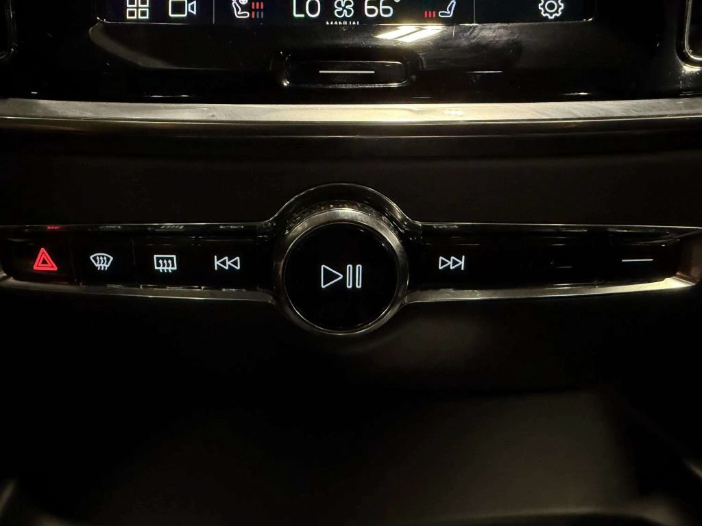 Used 2025 Volvo S60 B5 Core FWD image 32
