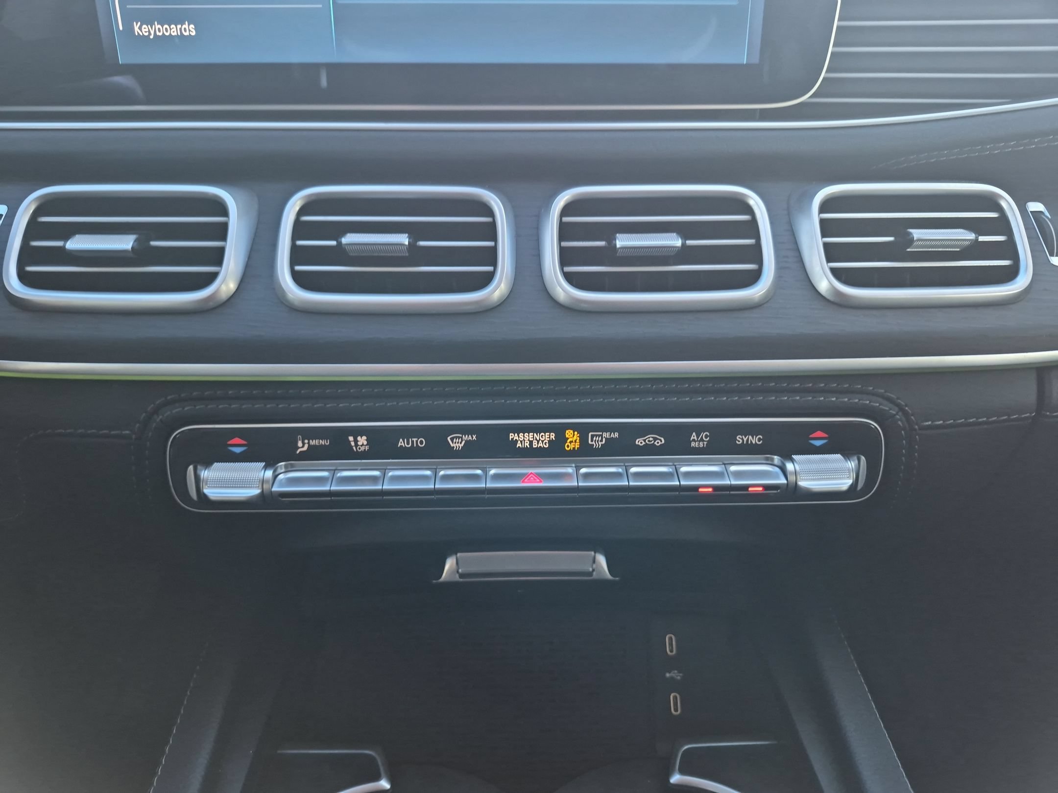 Used 2025 Mercedes-Benz GLE 350 4MATIC image 18