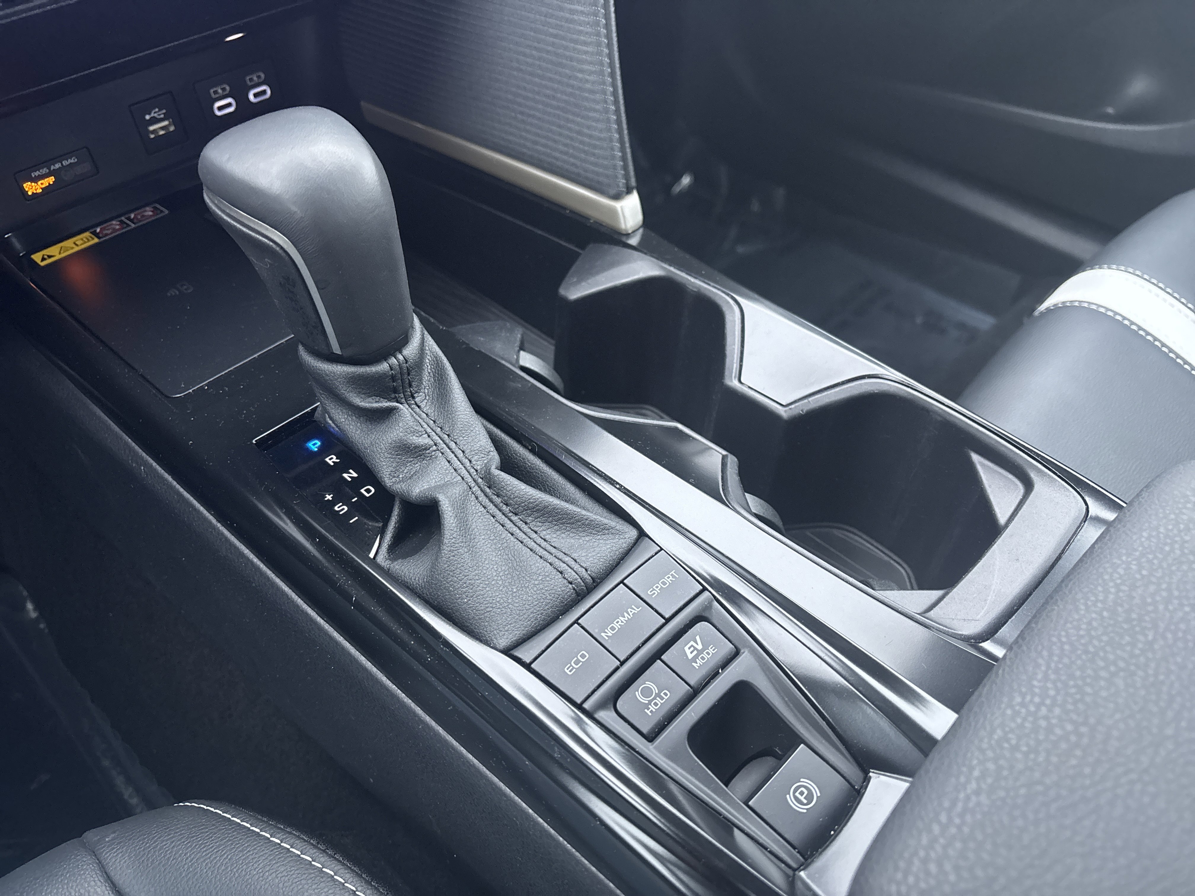 Used 2025 Toyota Camry SE image 21