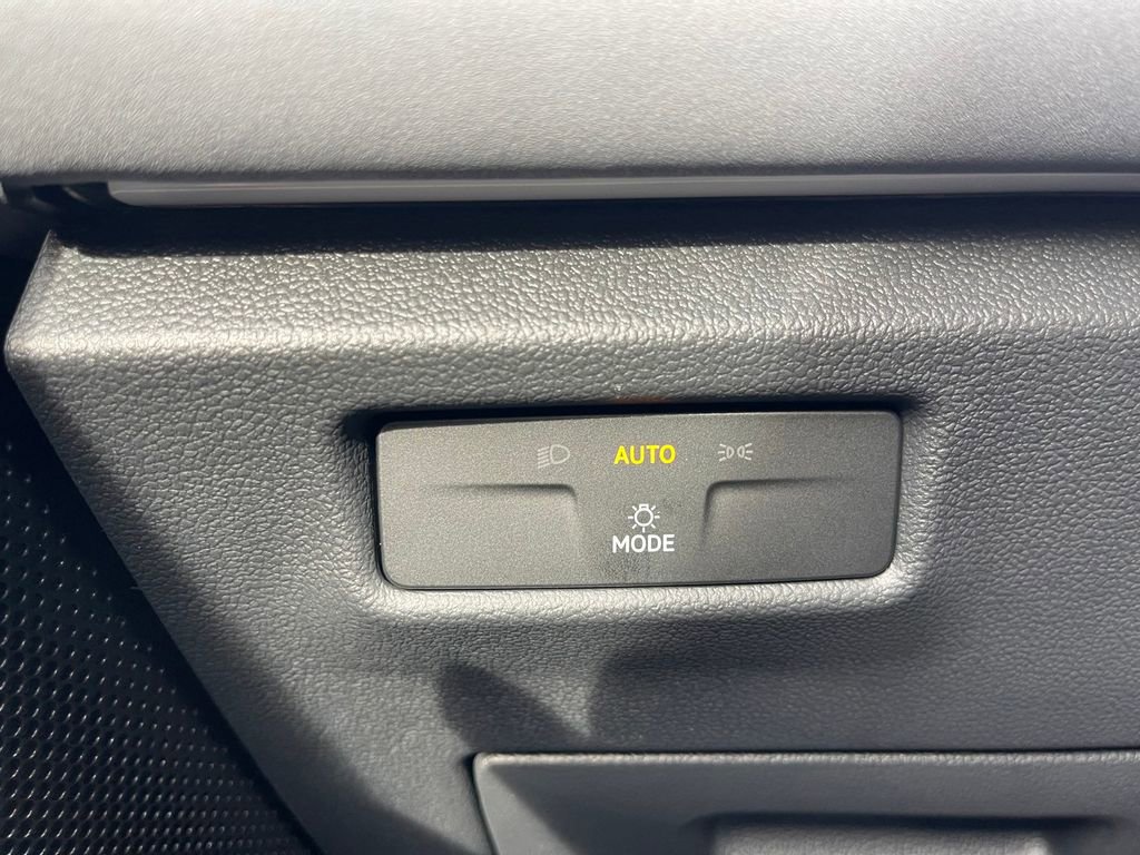 New 2026 Volkswagen Tiguan SE R-Line image 26