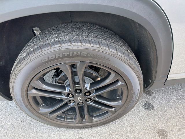 Used 2025 Chevrolet Traverse LT FWD image 15