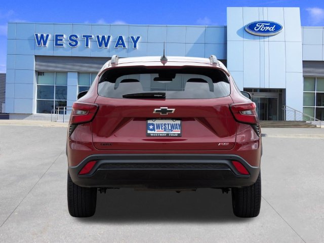 Used 2025 Chevrolet Trax RS w/ Driver Confidence Package FWD image 4