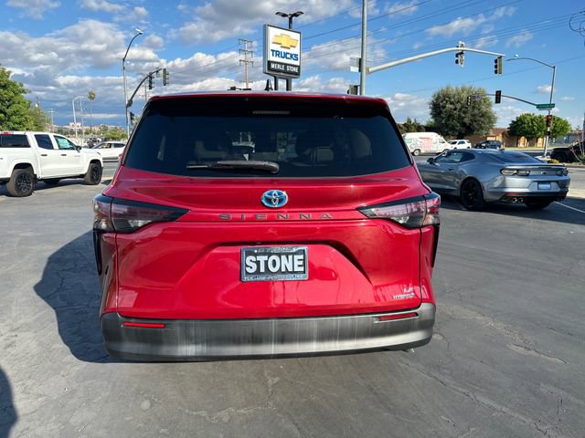 Used 2023 Toyota Sienna LE FWD image 7