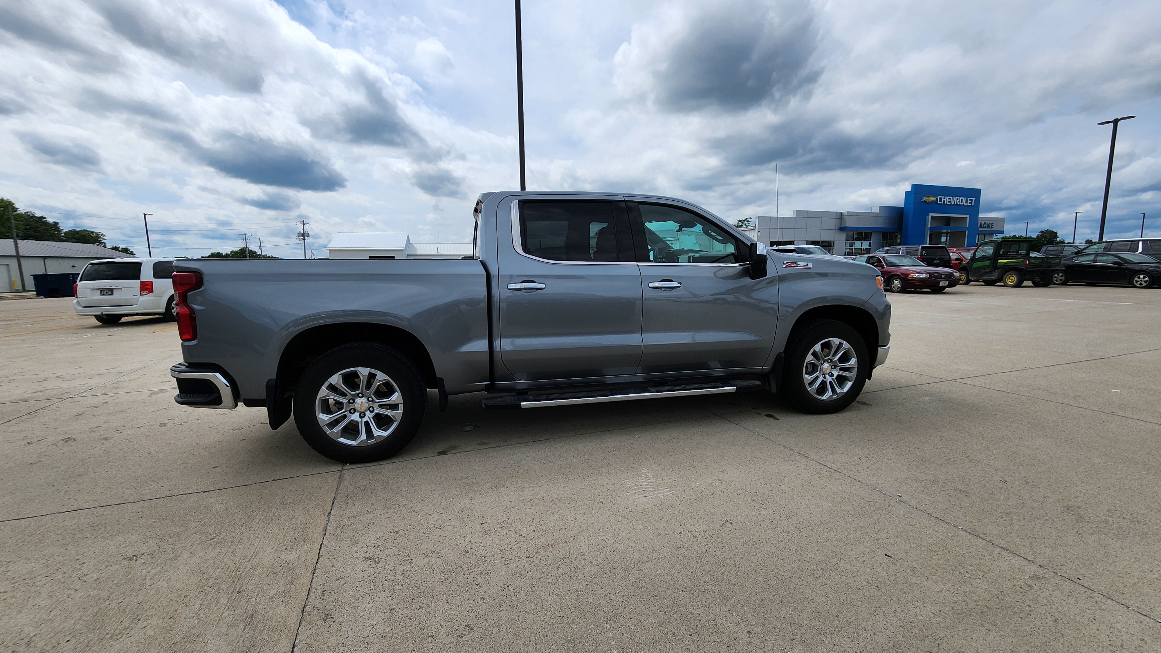 Certified 2025 Chevrolet Silverado 1500 LTZ w/ Technology Package AWD/4WD image 3