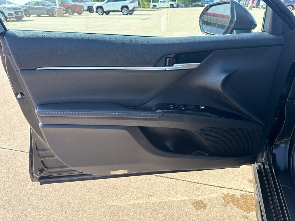 Used 2019 Toyota Camry XSE FWD image 17