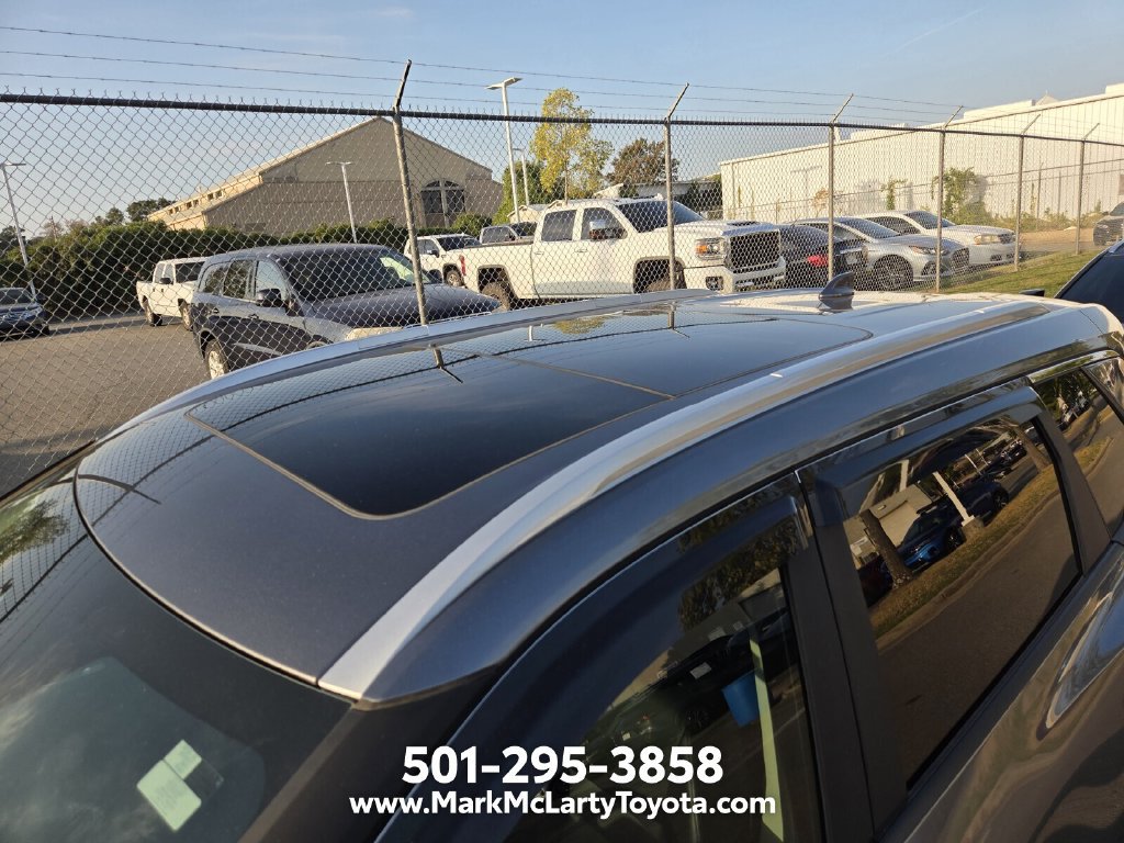 Used 2023 Nissan Rogue SV w/ SV Premium B Package FWD image 8