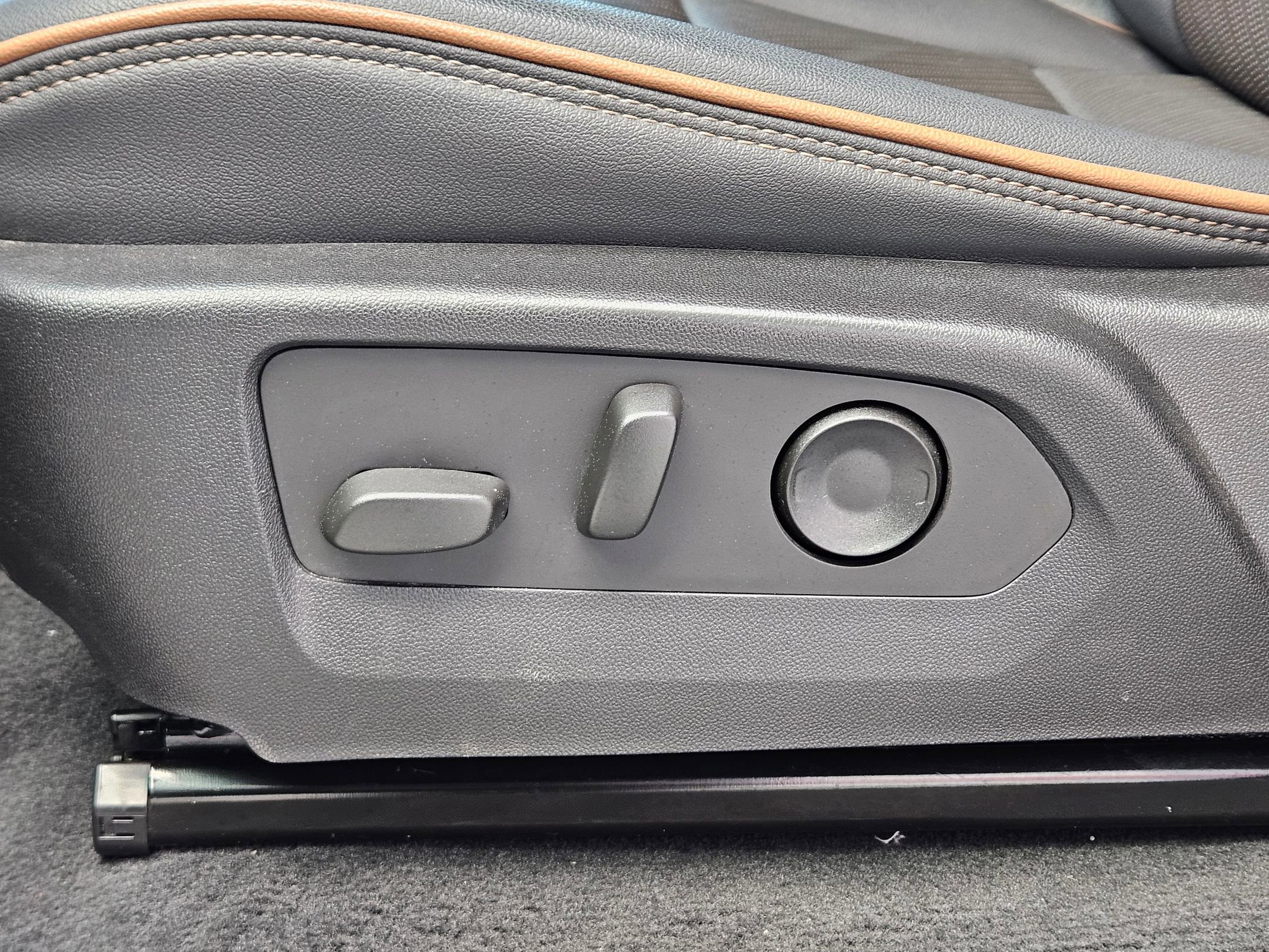 Used 2024 GMC Canyon AT4 w/ AT4 Premium Package image 20