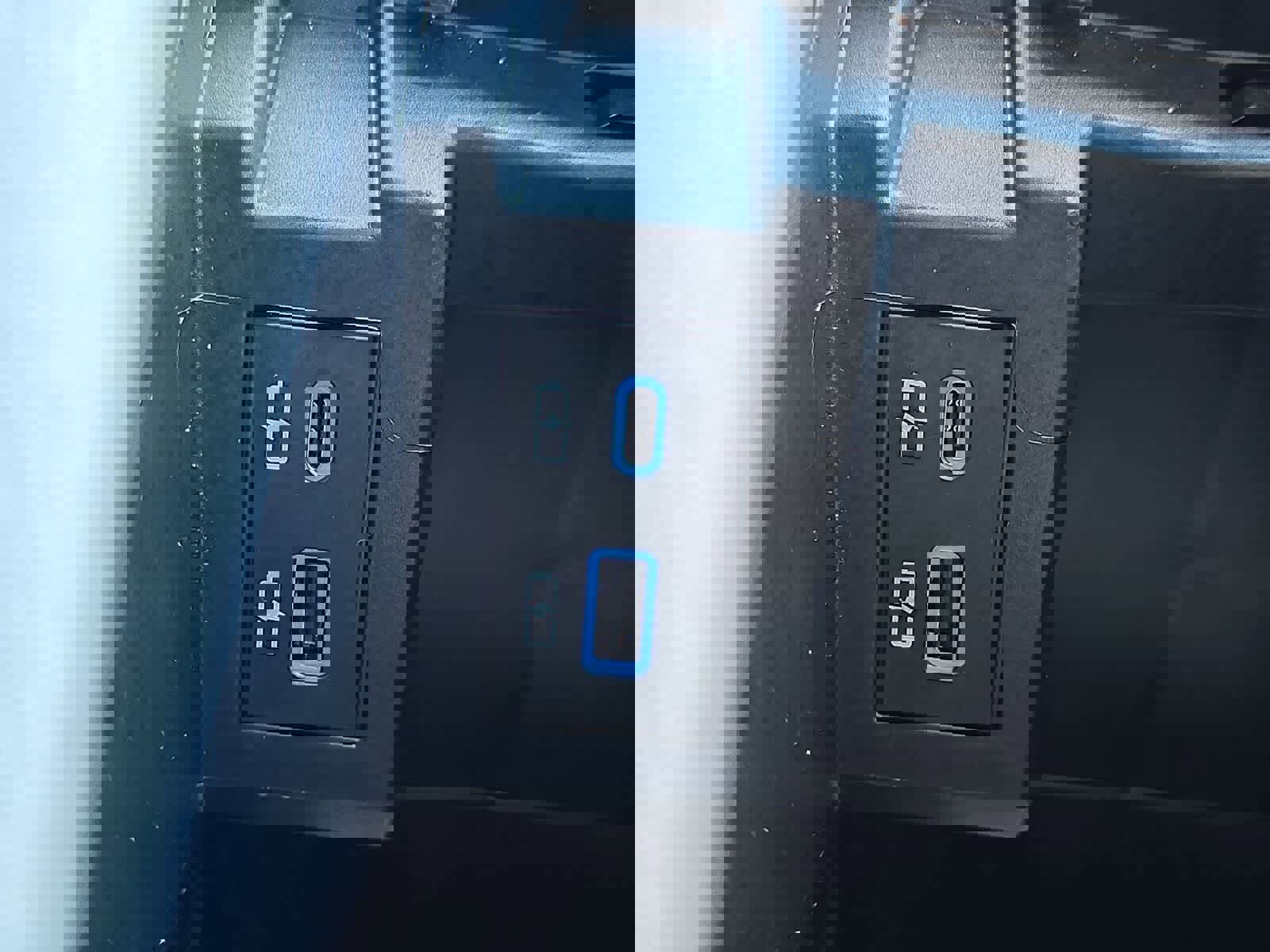 Used 2024 Toyota Sienna XLE image 25