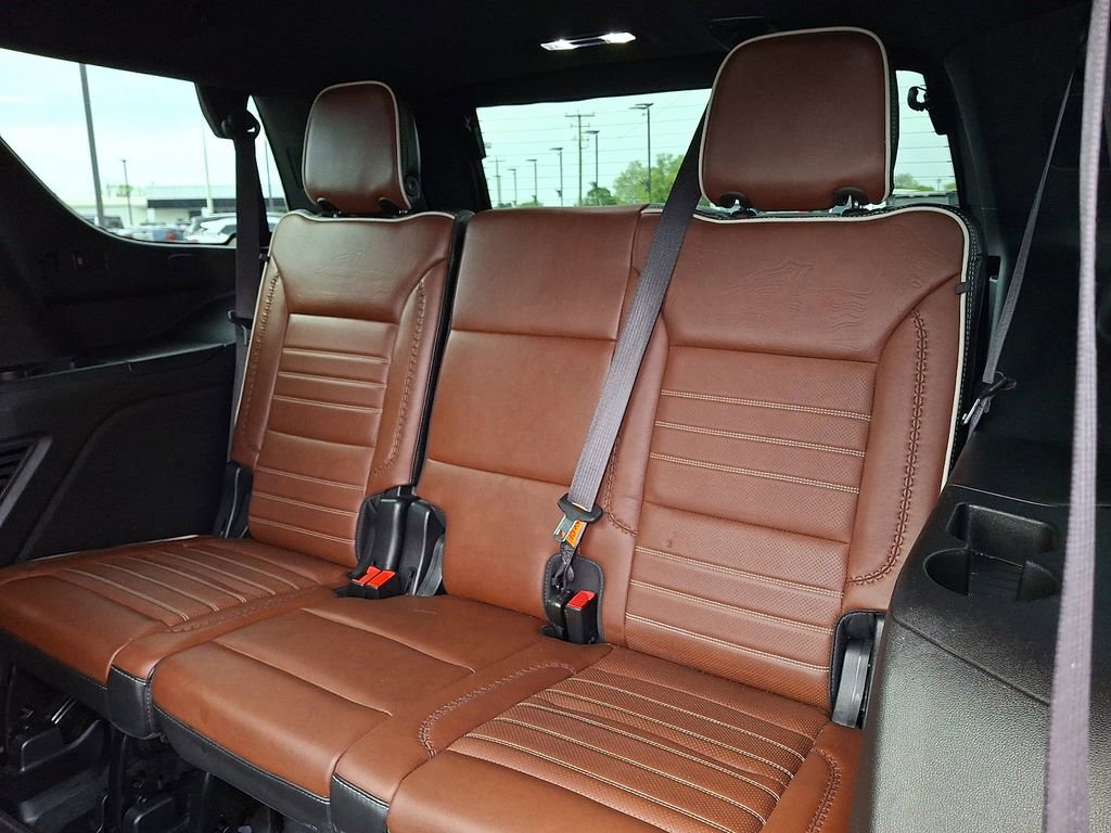 Used 2023 GMC Yukon Denali Ultimate w/ LPO, Floor Liner Package AWD/4WD image 11