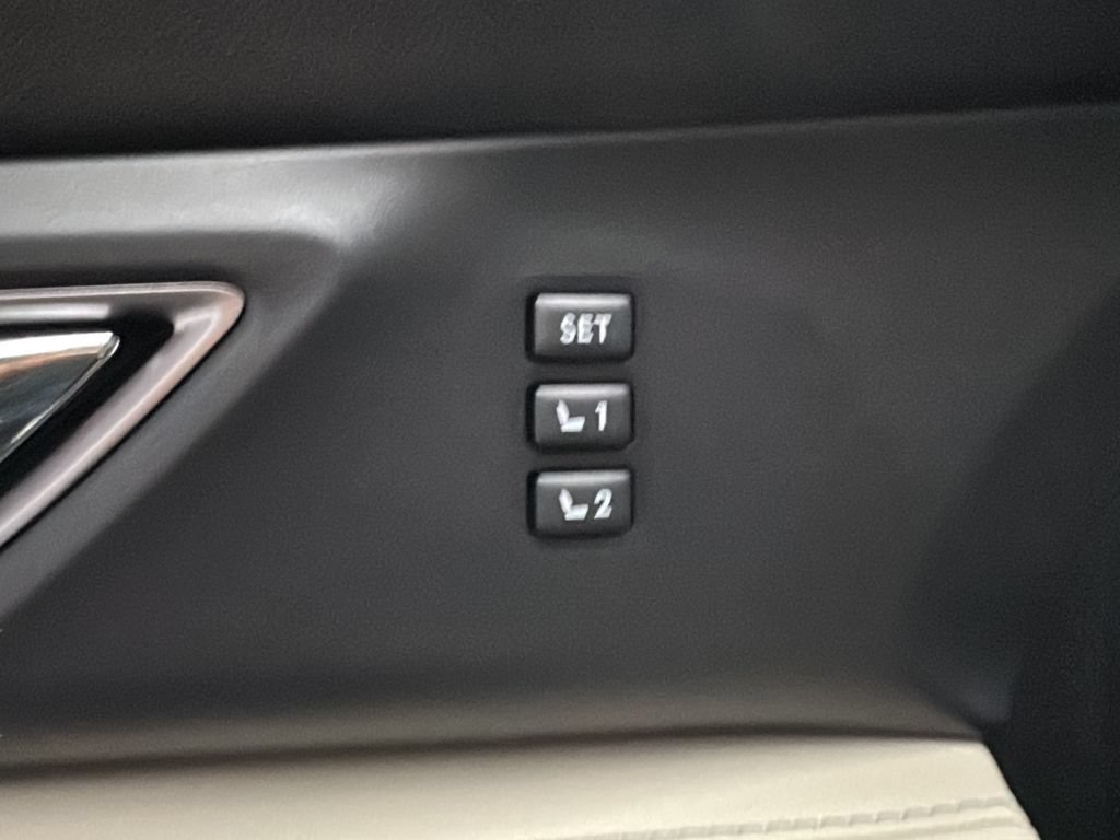 Used 2022 Subaru Ascent Limited w/ Technology Package AWD/4WD image 13