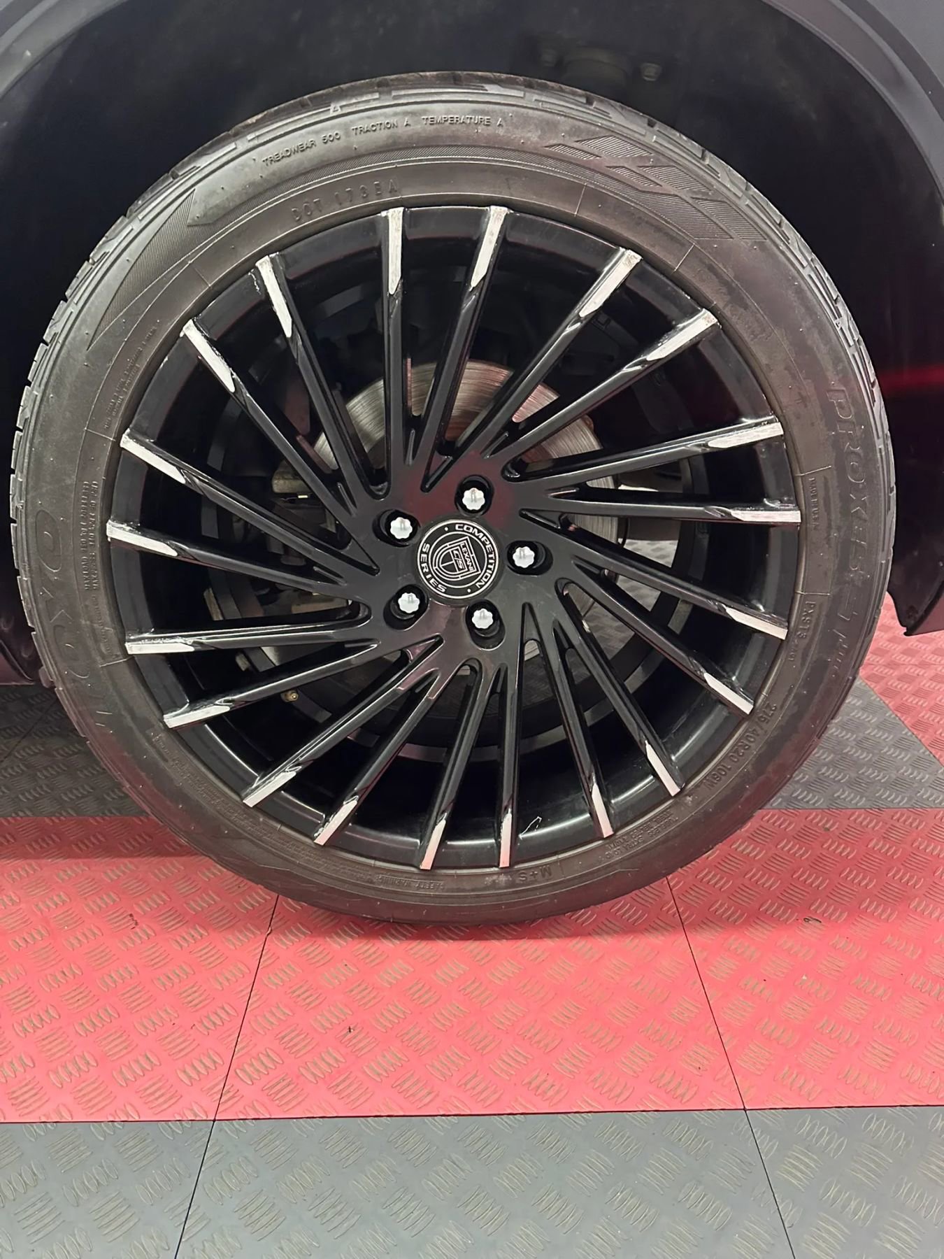 Used 2018 Dodge Challenger SXT RWD image 28