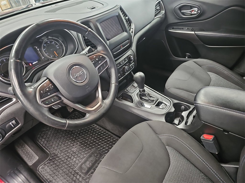 Used 2019 Jeep Cherokee Latitude w/ Cold Weather Group image 15