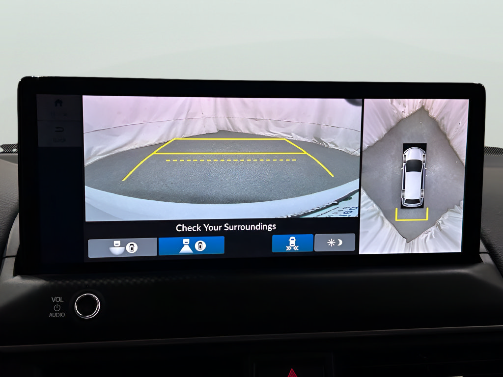 Certified 2026 Honda Pilot Touring image 18