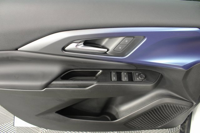 Used 2024 Chevrolet Equinox EV LT image 15