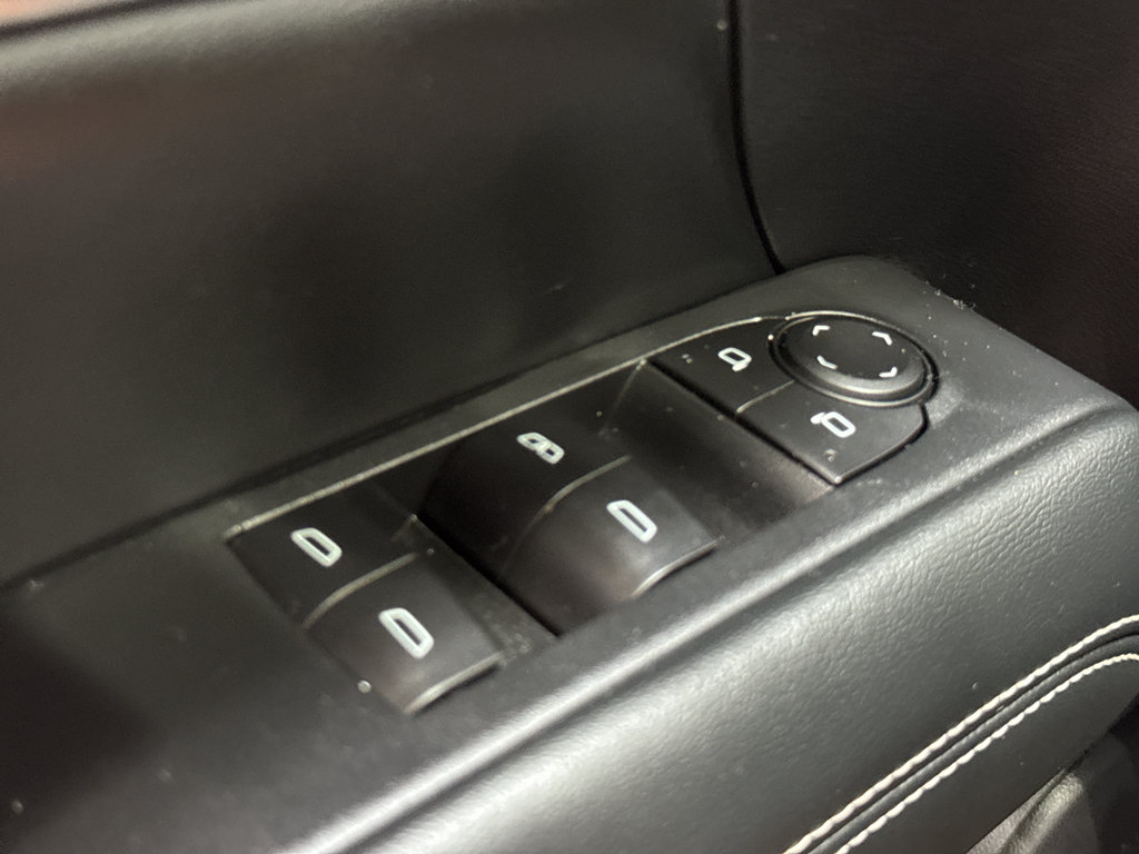 Used 2025 GMC Terrain Elevation AWD/4WD image 32