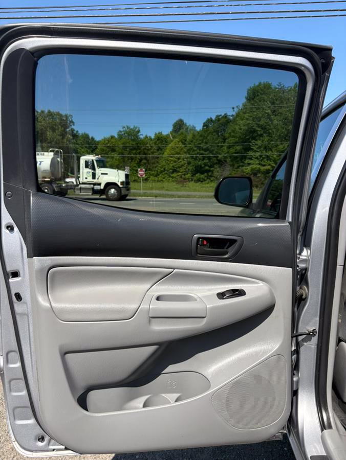 Used 2015 Toyota Tacoma 4x4 Double Cab w/ SR5 Package image 12
