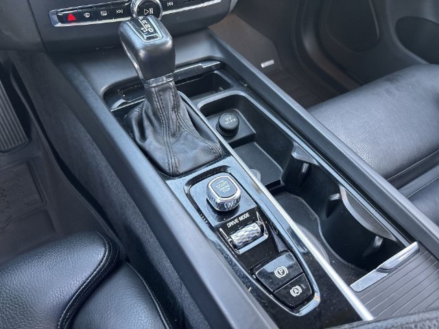 Used 2019 Volvo XC60 T5 Momentum w/ Premium Package AWD/4WD image 27