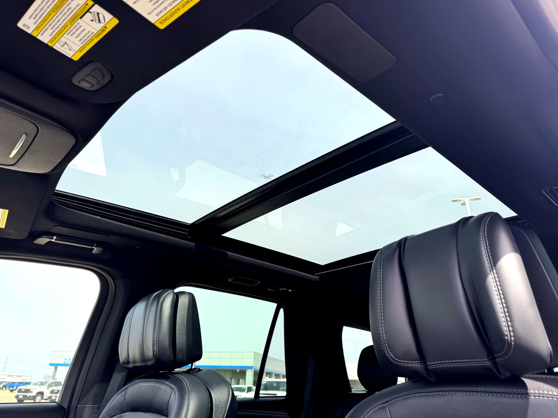 Used 2025 Lincoln Navigator Reserve w/ Jet Appearance Package image 16