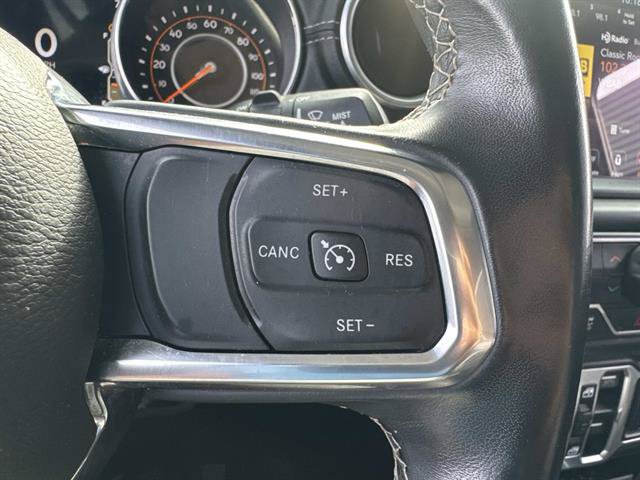 Used 2018 Jeep Wrangler Unlimited Sahara w/ Dual Top Group AWD/4WD image 31