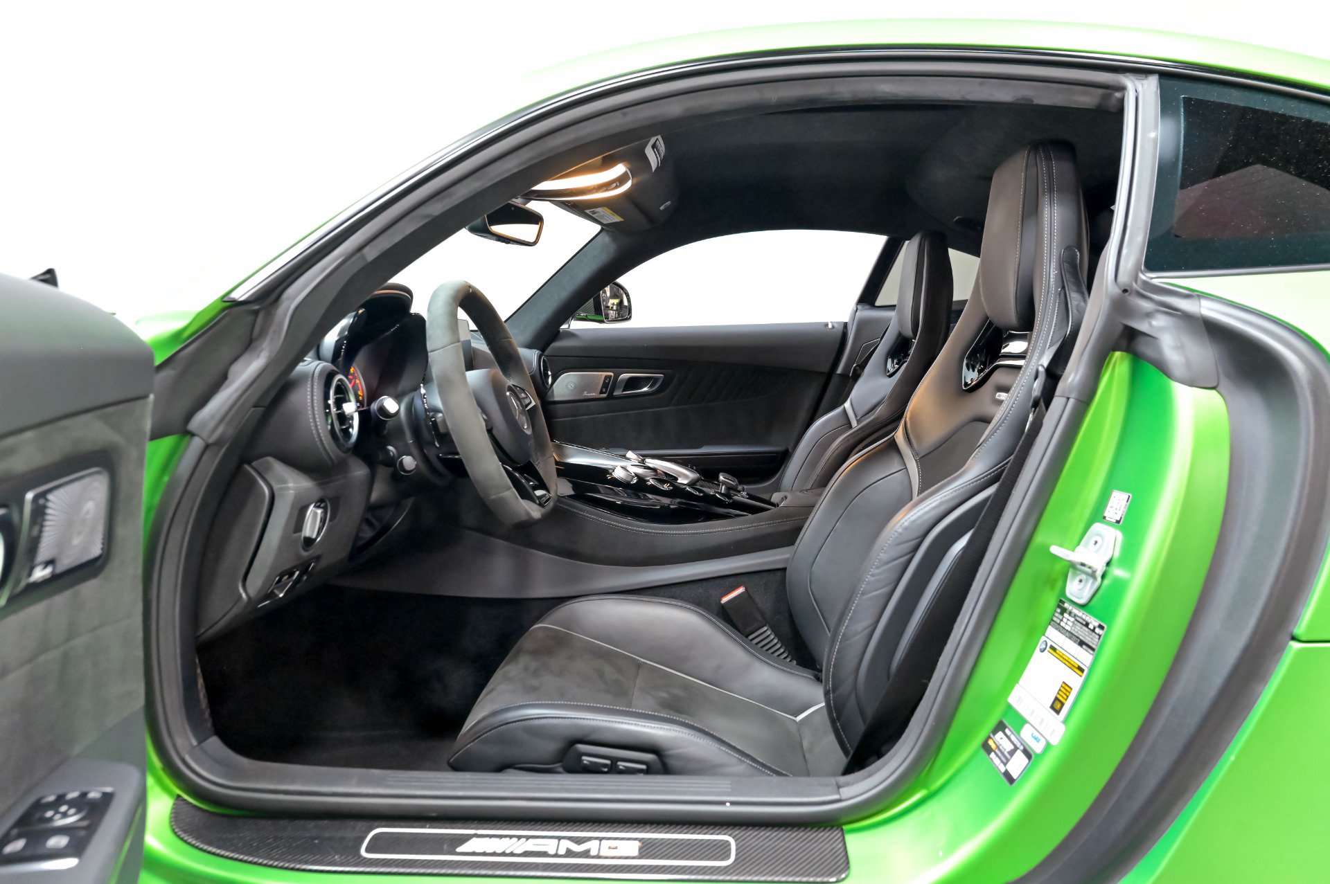 Used 2018 Mercedes-Benz AMG GT R image 6