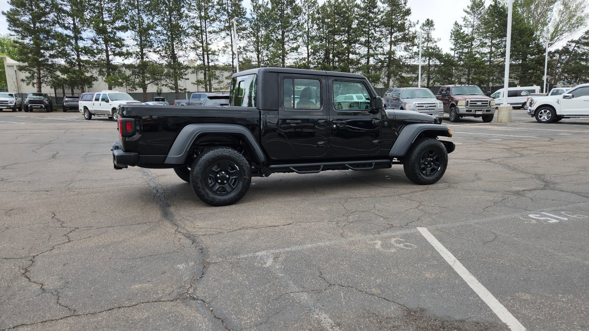 Used 2026 Jeep Gladiator Sport AWD/4WD image 16