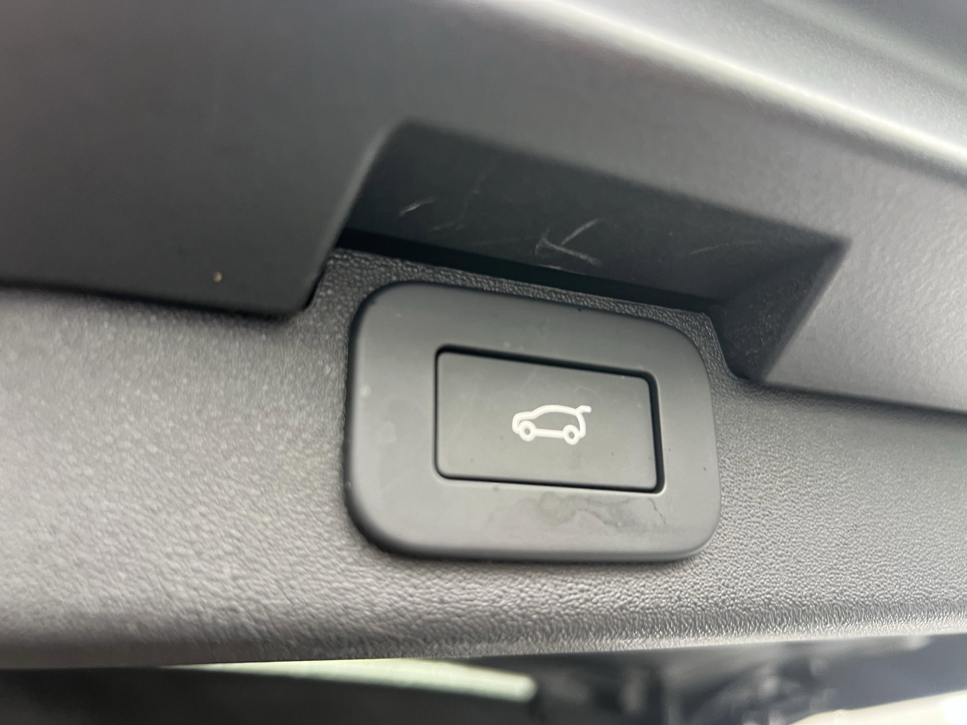 Certified 2025 Land Rover Discovery Dynamic SE AWD/4WD image 37