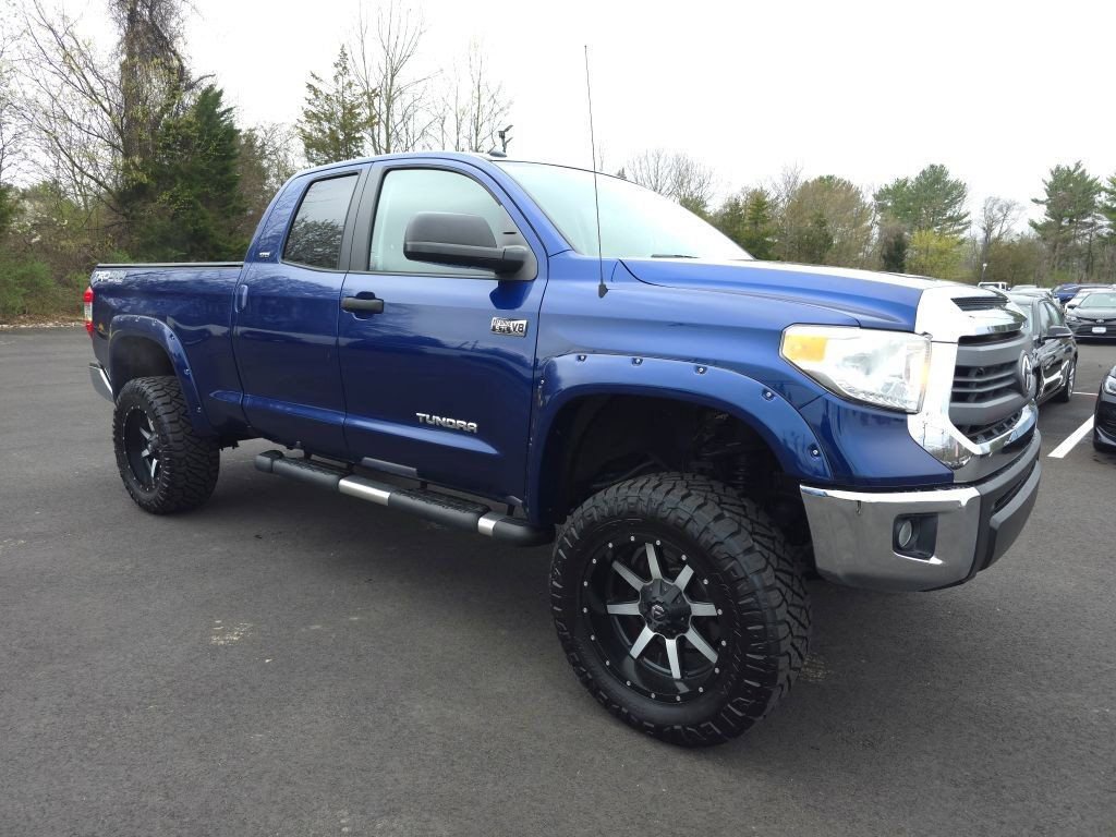 Used 2015 Toyota Tundra SR5 image 2