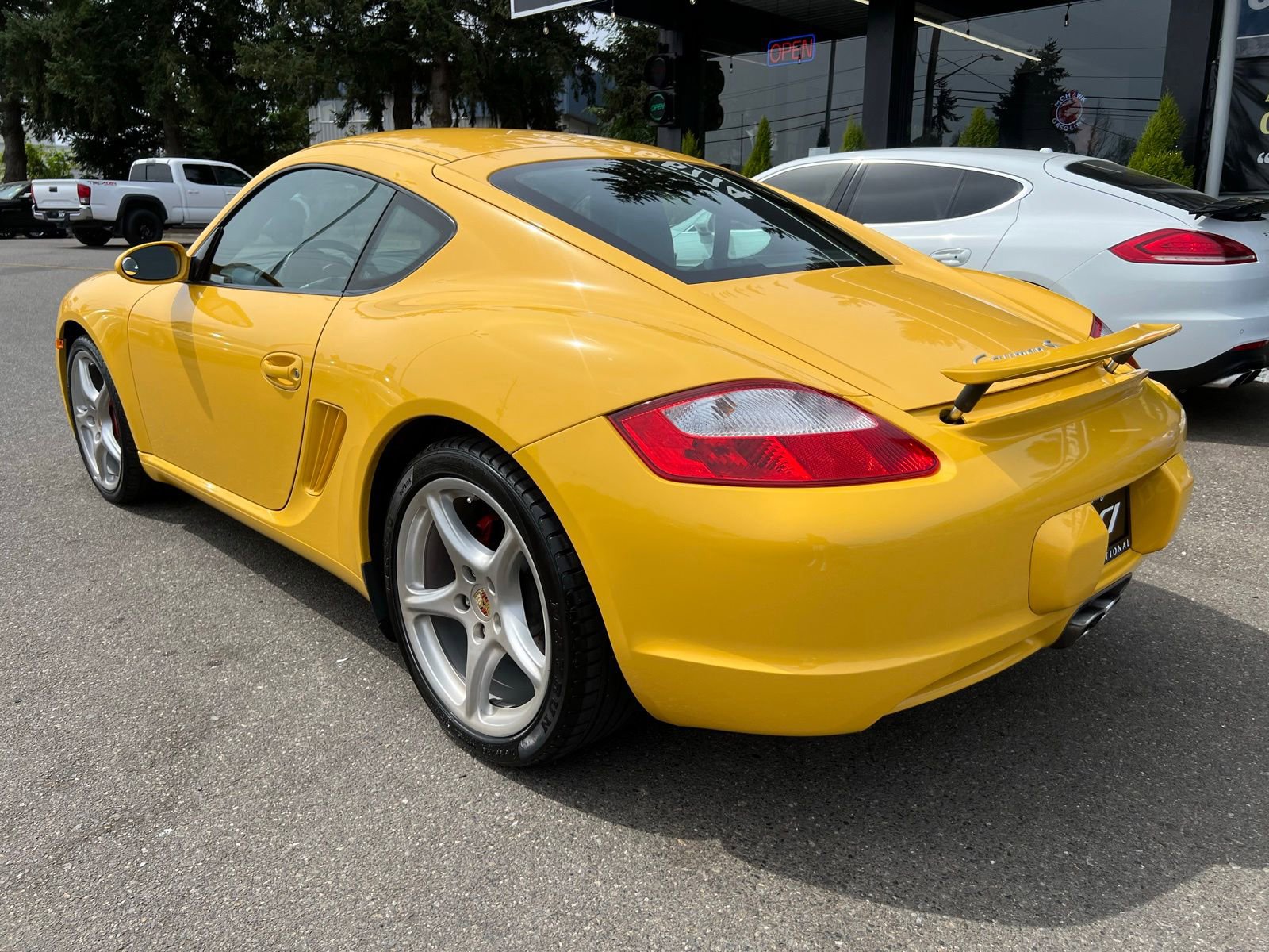 Used 2006 Porsche Cayman S RWD image 3