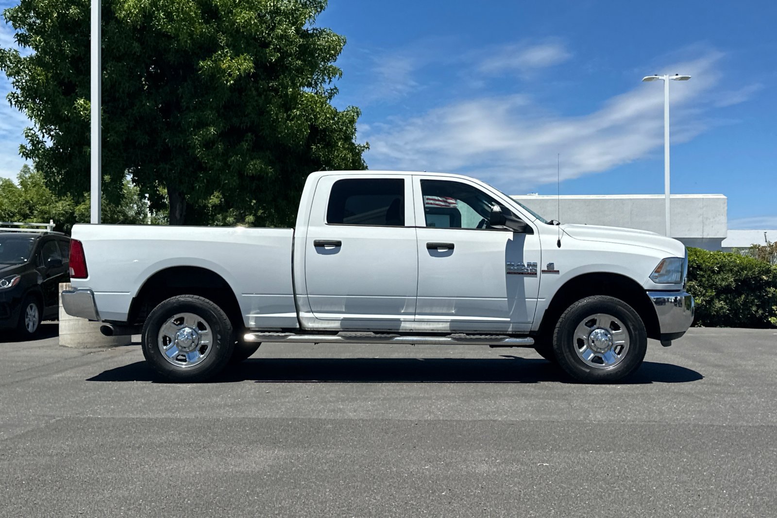 Used 2014 RAM 2500 Tradesman w/ Chrome Appearance Group AWD/4WD image 3