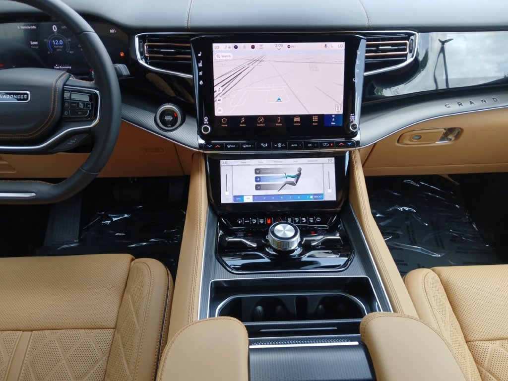 New 2026 Jeep Grand Wagoneer L Summit AWD/4WD image 3