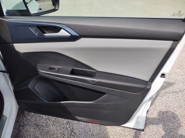 Used 2022 Volkswagen Taos SE image 21