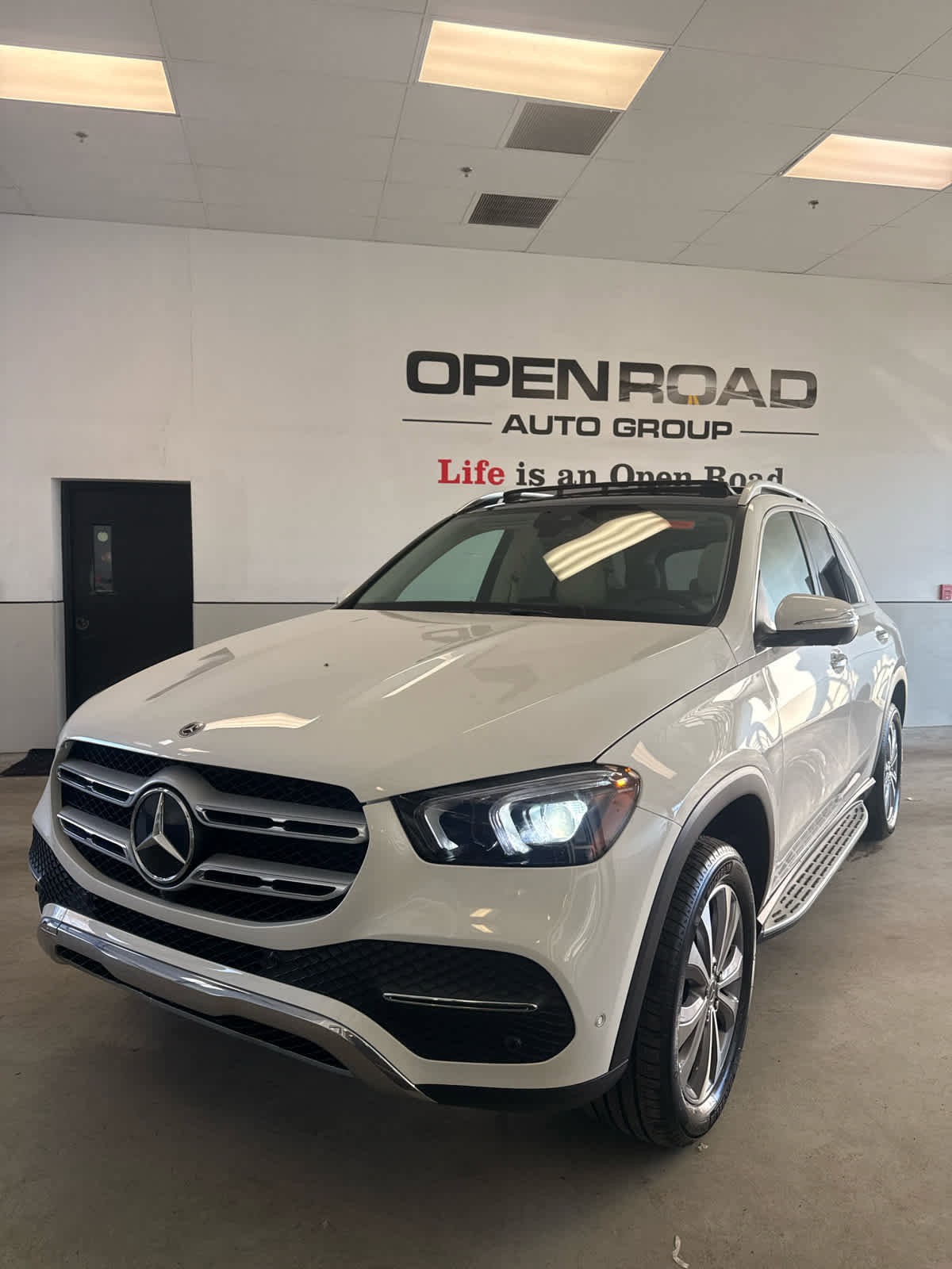 Used 2023 Mercedes-Benz GLE 350 4MATIC image 1