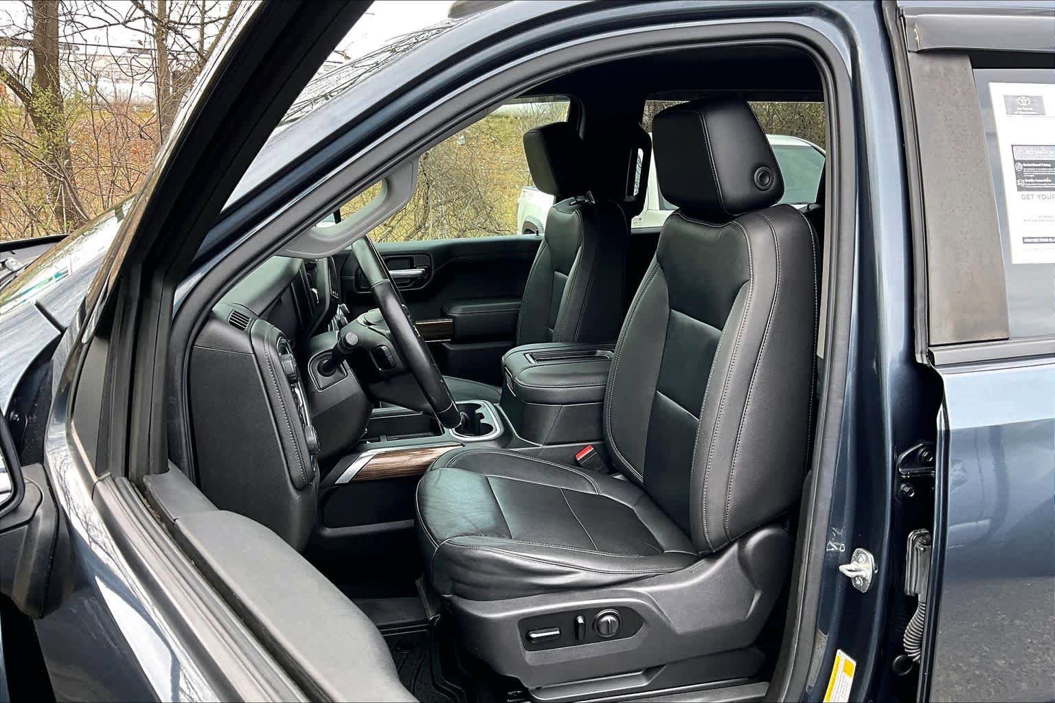 Used 2021 Chevrolet Silverado 1500 RST w/ Convenience Package II AWD/4WD image 9