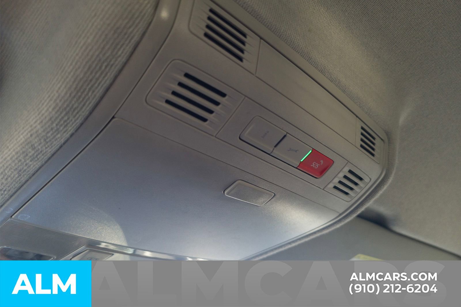 Used 2024 Volkswagen Tiguan S image 31