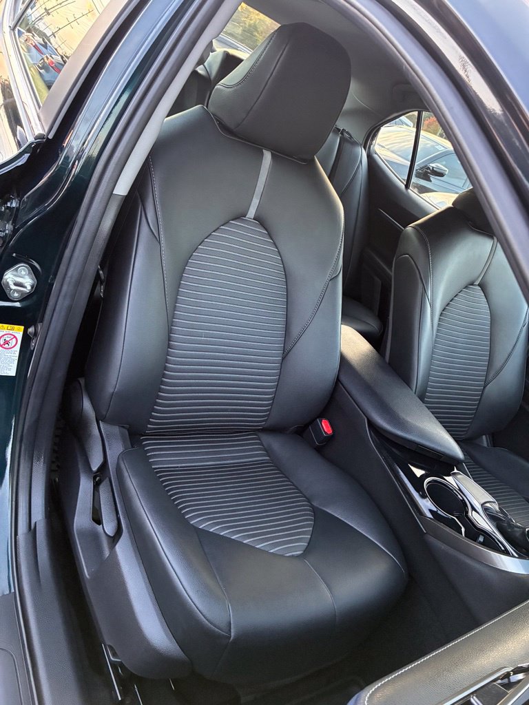 Used 2019 Toyota Camry SE FWD image 19