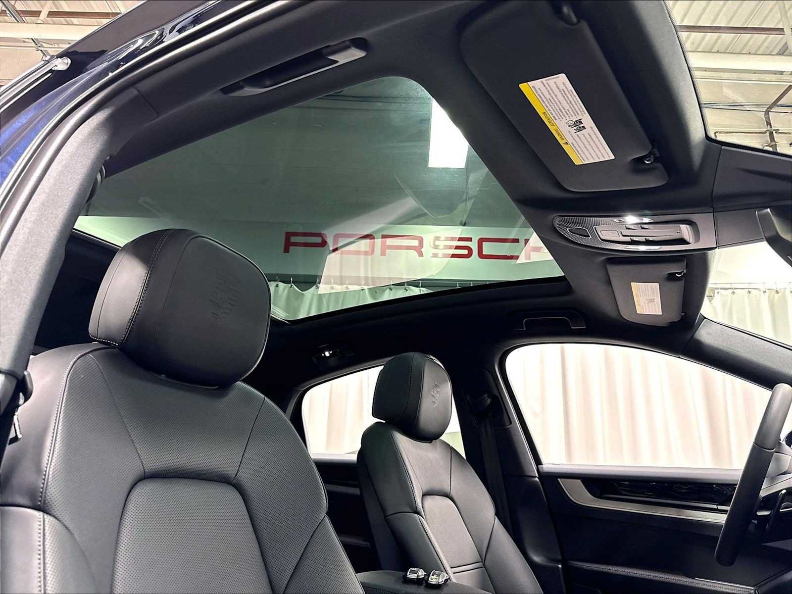 New 2026 Porsche Cayenne Coupe AWD/4WD image 26