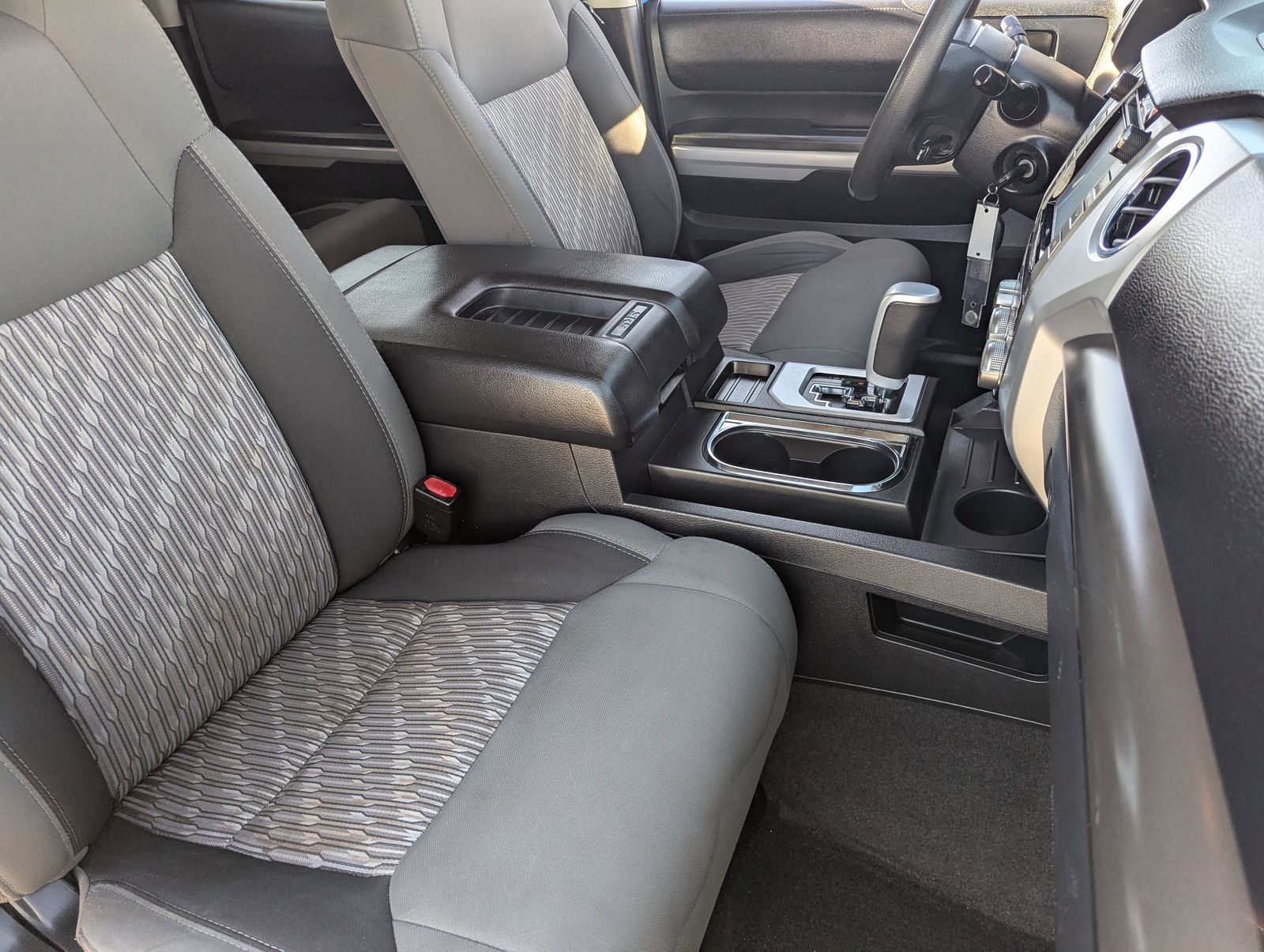 Used 2018 Toyota Tundra SR5 w/ SR5 Upgrade Package RWD image 10