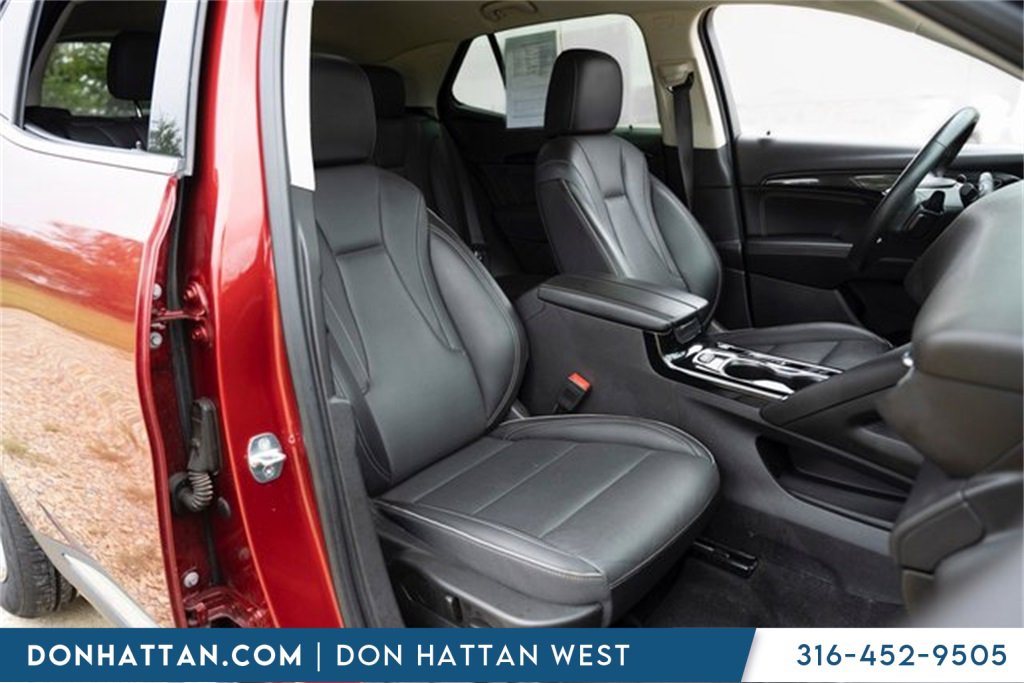 Used 2023 Buick Envision Essence image 27