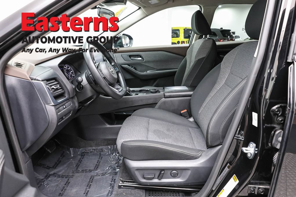 Used 2023 Nissan Rogue SV AWD/4WD image 13